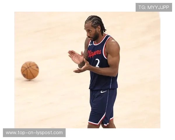 伦纳德完成抢断，快船终于喘口气